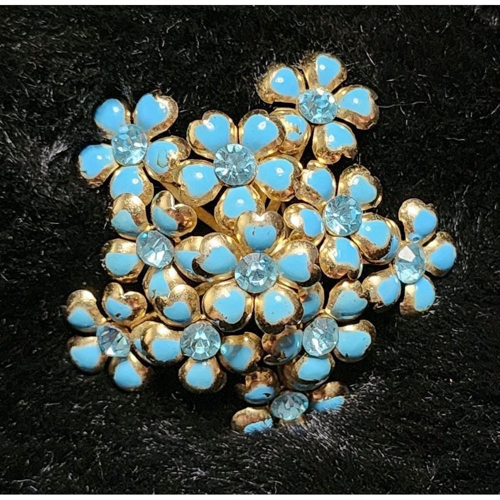 Vintage Coro Blue Floral Brooch Made Of Thermoset Leaves and Blue Rhinestones